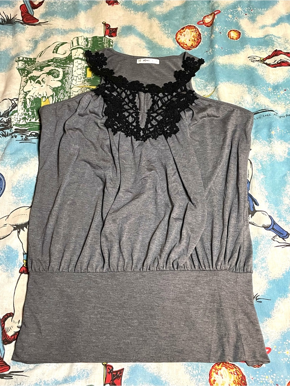Rosegal Gray Sleeveless Top with Black Floral Lace Appliqué XL